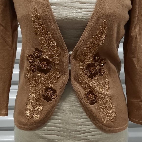 Ann Taylor Sweater - Picture 4 of 8